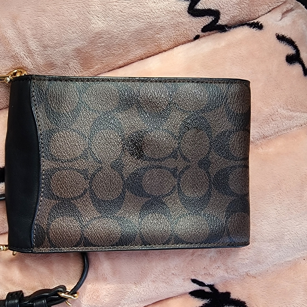 Coach Phone CrossBody - Picture 4 of 4